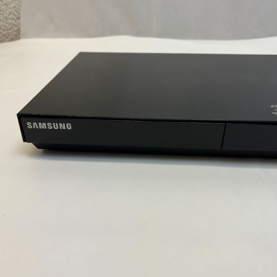 Representative photograph of the same model: Samsung BD-E6100 Smart WiFi 3D Blu-ray Player & DVD Player Black Remote Warrant – image 3