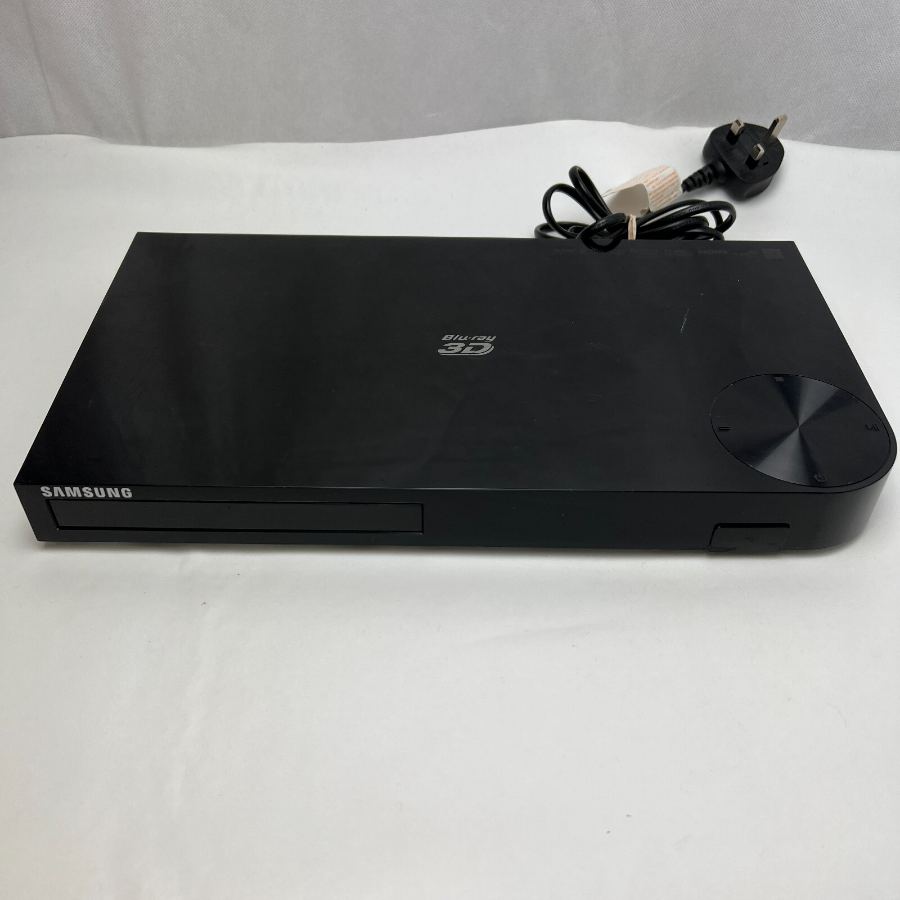 Representative photograph of the same model: Samsung BD-F5500 Smart 3D Blu-Ray DVD Player USB HDMI Netflix Youtube Warranty – image 2