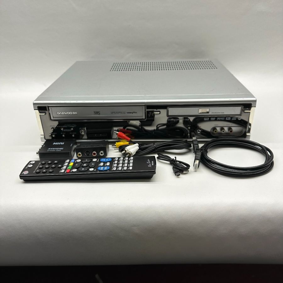 Representative photograph of the same model: Daewoo DF-4150P DVD Recorder & VHS 6 Head Remote HDMI Kit COPY VHS TO DVD + RW – image 2