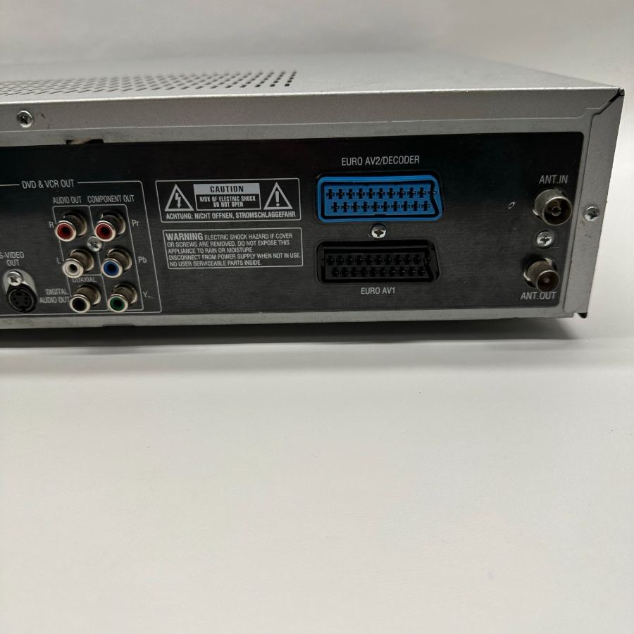 Representative photograph of the same model: Daewoo DF-4150P DVD Recorder & VHS 6 Head Remote HDMI Kit COPY VHS TO DVD + RW – image 6
