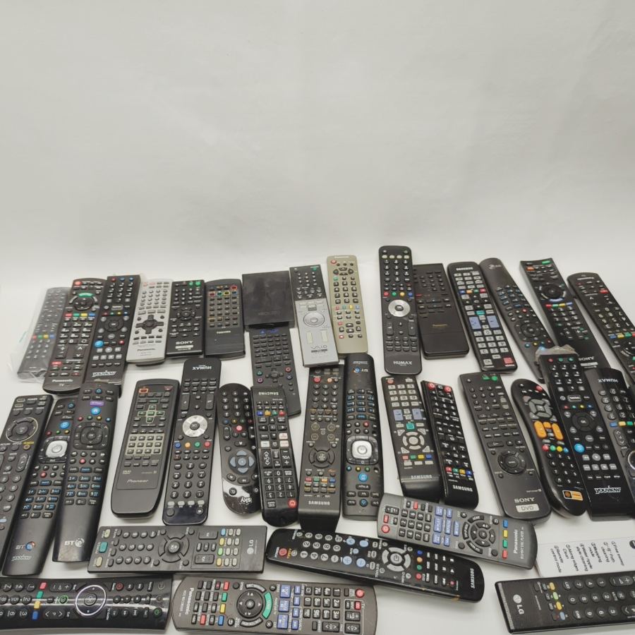 x118 Joblot of broken remotes including Toshiba, Panasonic, Samsung and Sony – image 2