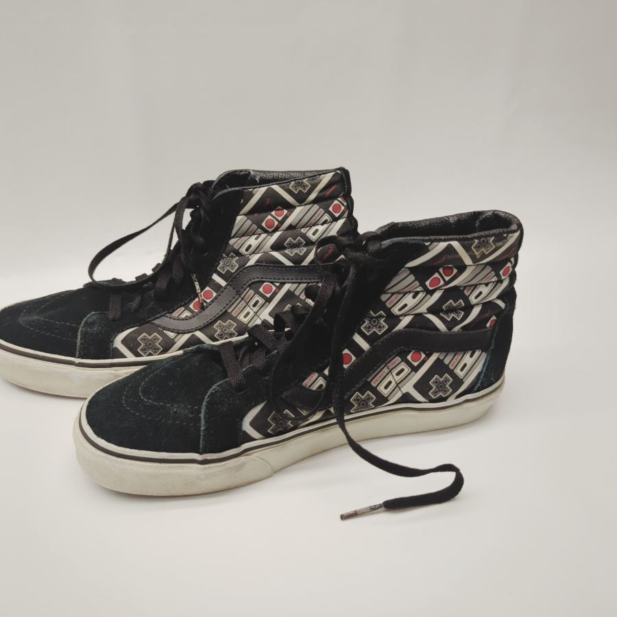 Vans x Nintendo  Size UK 7.5 'Game Over' NES controller retro look Sk8-Hi Tops