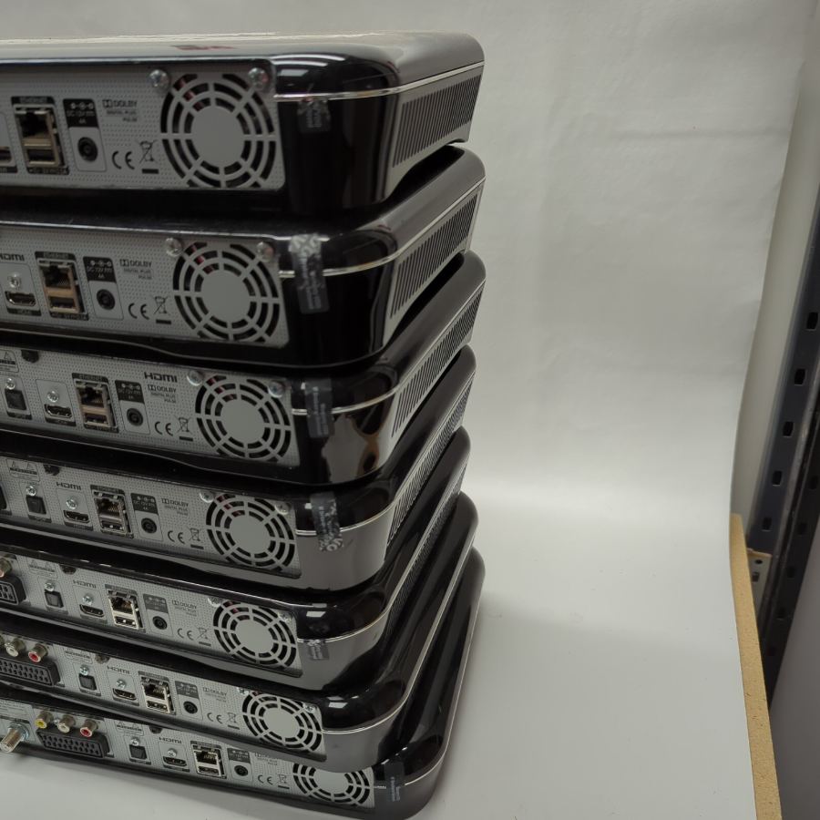 13 x *FAULTY* Humax HDR-1000S 500gb/1TB (spares/parts) – image 2