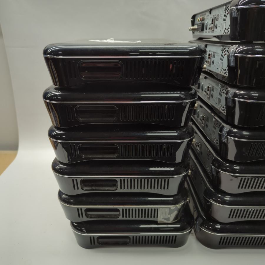 13 x *FAULTY* Humax HDR-1000S 500gb/1TB (spares/parts) – image 5