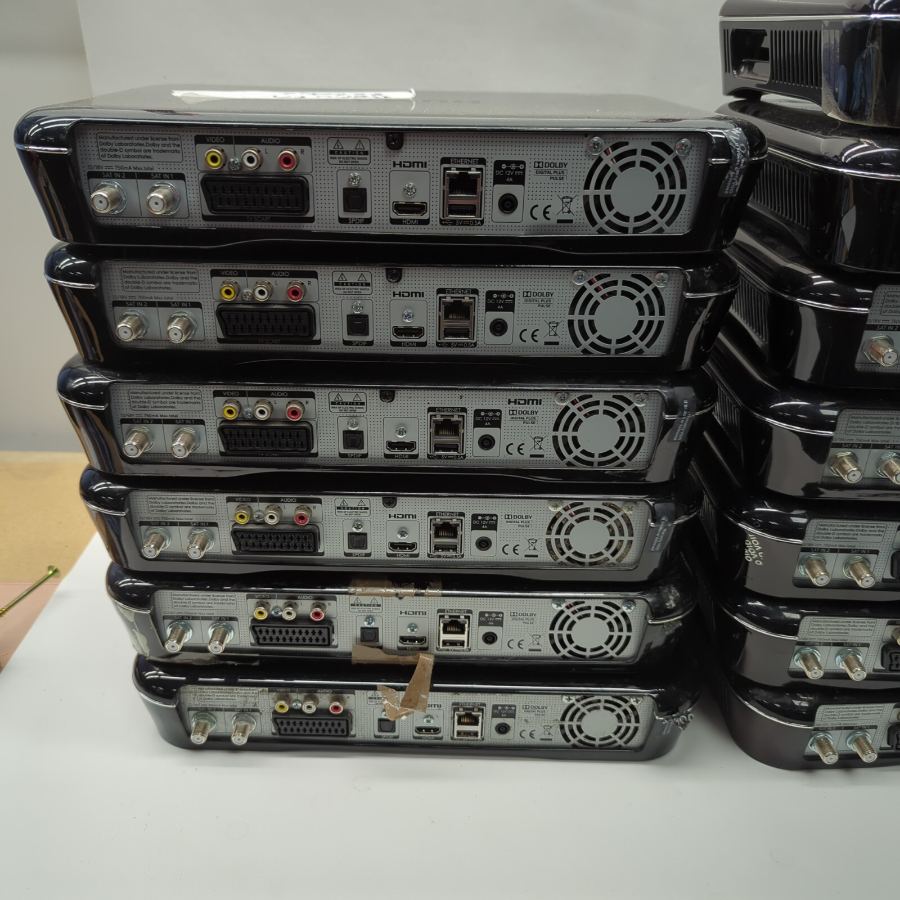 13 x *FAULTY* Humax HDR-1000S 500gb/1TB (spares/parts) – image 9
