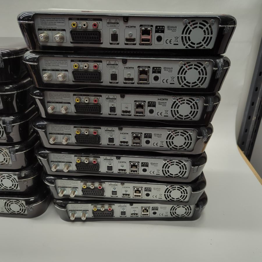 13 x *FAULTY* Humax HDR-1000S 500gb/1TB (spares/parts) – image 10