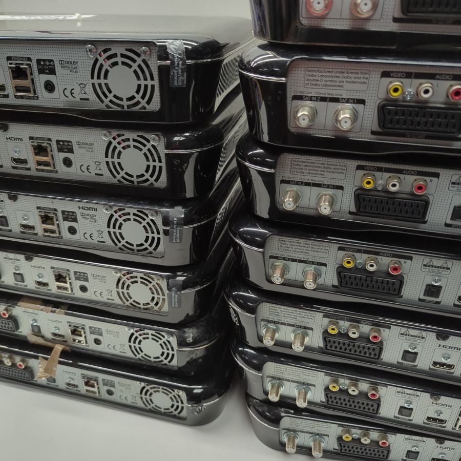 13 x *FAULTY* Humax HDR-1000S 500gb/1TB (spares/parts) – image 11