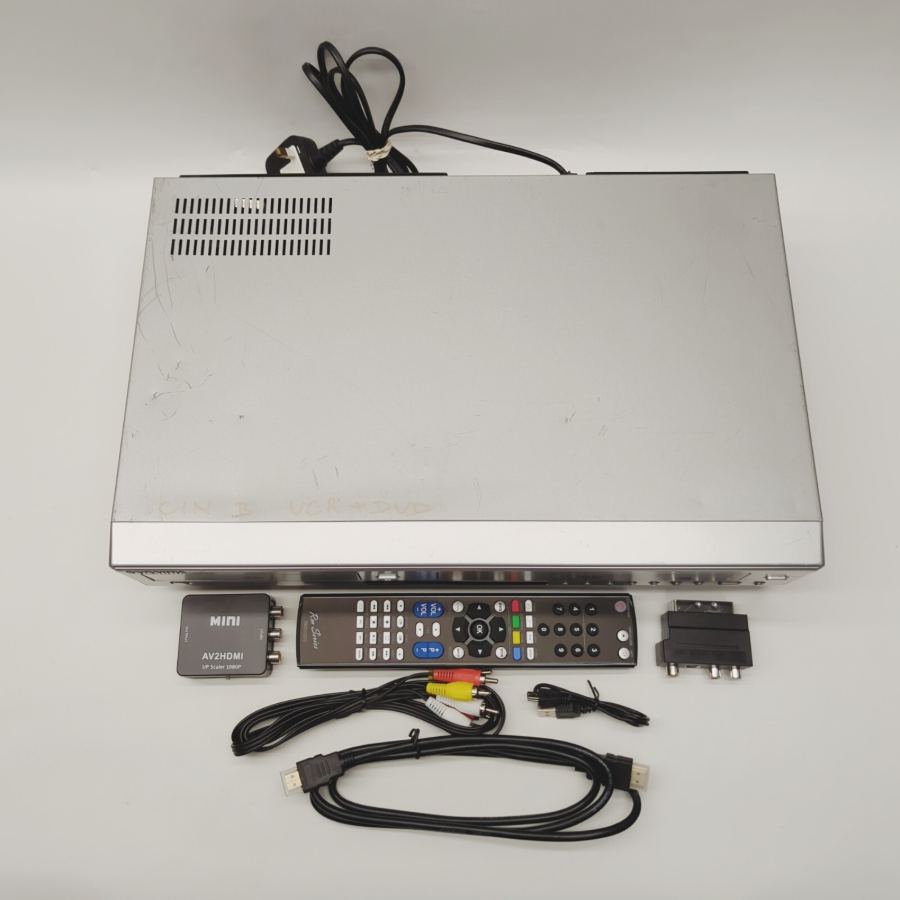 Representative photograph of the same model: Samsung DVD-V5600 Hi-Fi Stereo Dolby Digital VCR / DVD Player 19W - Silver – image 3