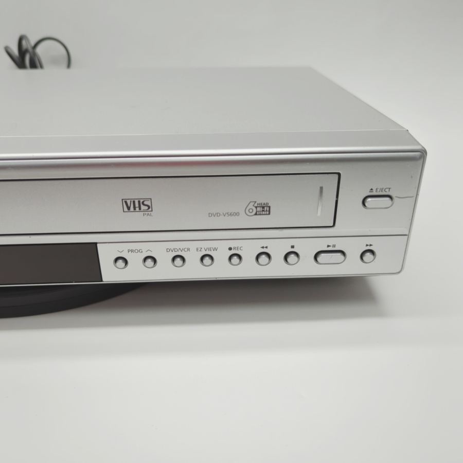 Representative photograph of the same model: Samsung DVD-V5600 Hi-Fi Stereo Dolby Digital VCR / DVD Player 19W - Silver – image 5