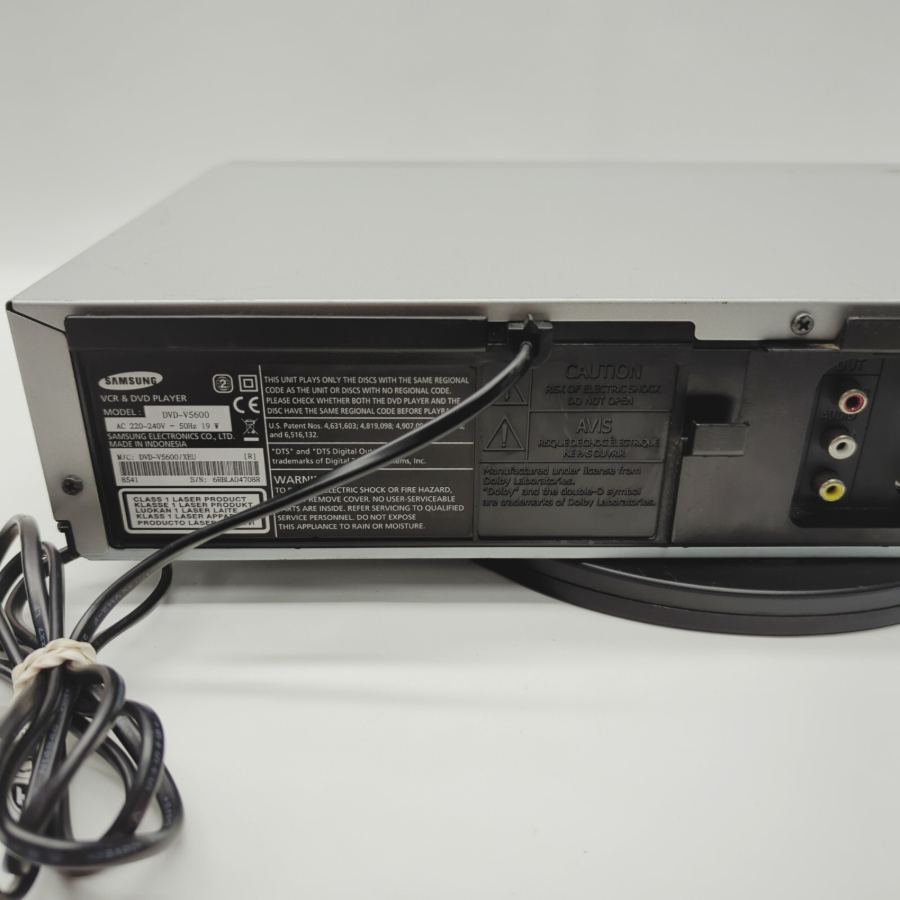Representative photograph of the same model: Samsung DVD-V5600 Hi-Fi Stereo Dolby Digital VCR / DVD Player 19W - Silver – image 8