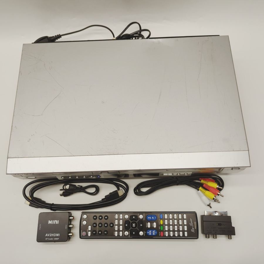 Representative photograph of the same model: Samsung SV-DVD440 Silver S-Video Dolby Digital DVD/VCR Dual Deck 19W - Tested – image 3