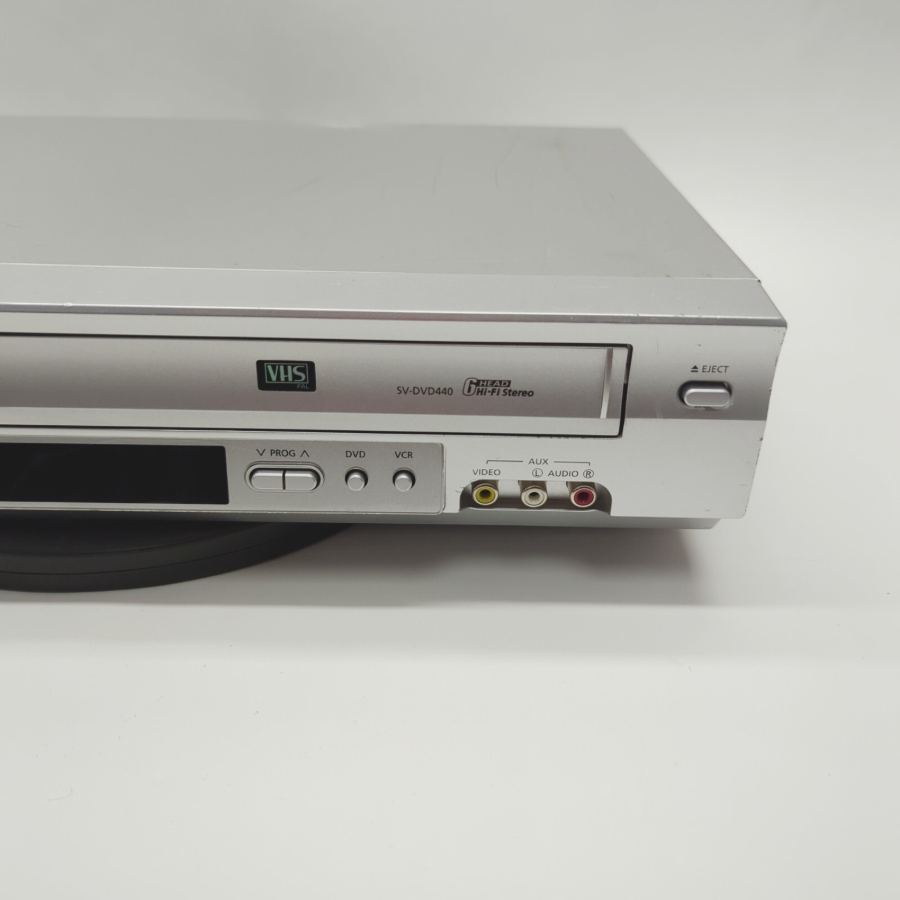 Representative photograph of the same model: Samsung SV-DVD440 Silver S-Video Dolby Digital DVD/VCR Dual Deck 19W - Tested – image 5