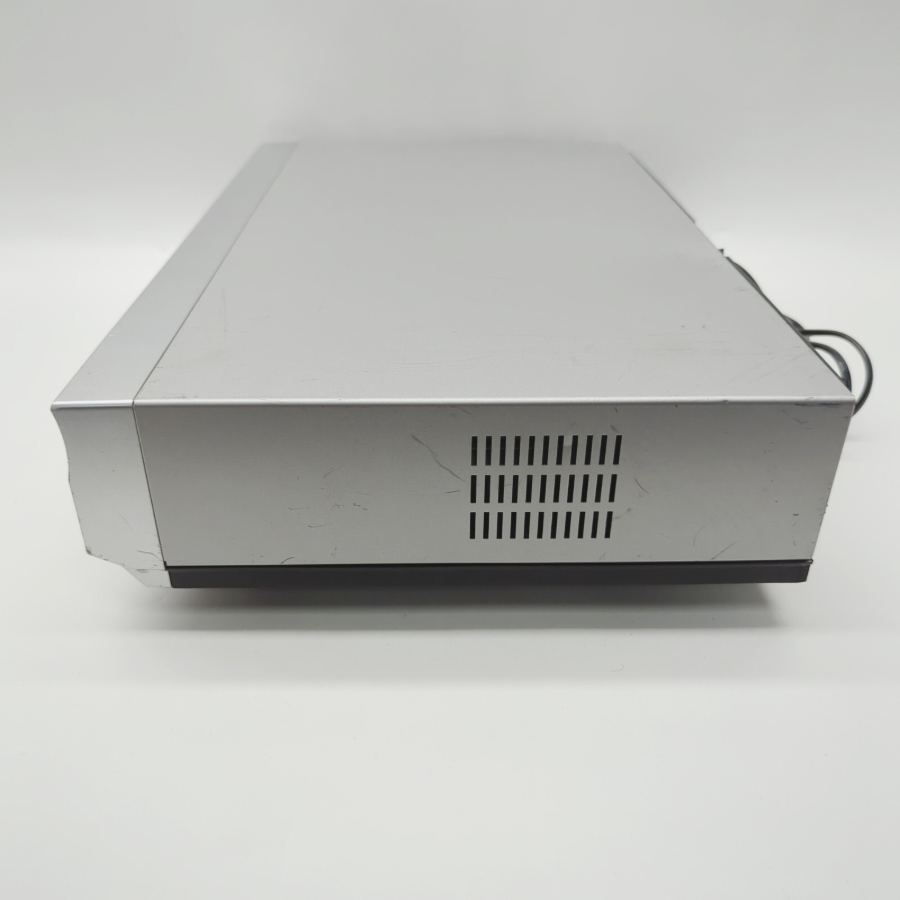 Representative photograph of the same model: Samsung SV-DVD440 Silver S-Video Dolby Digital DVD/VCR Dual Deck 19W - Tested – image 6