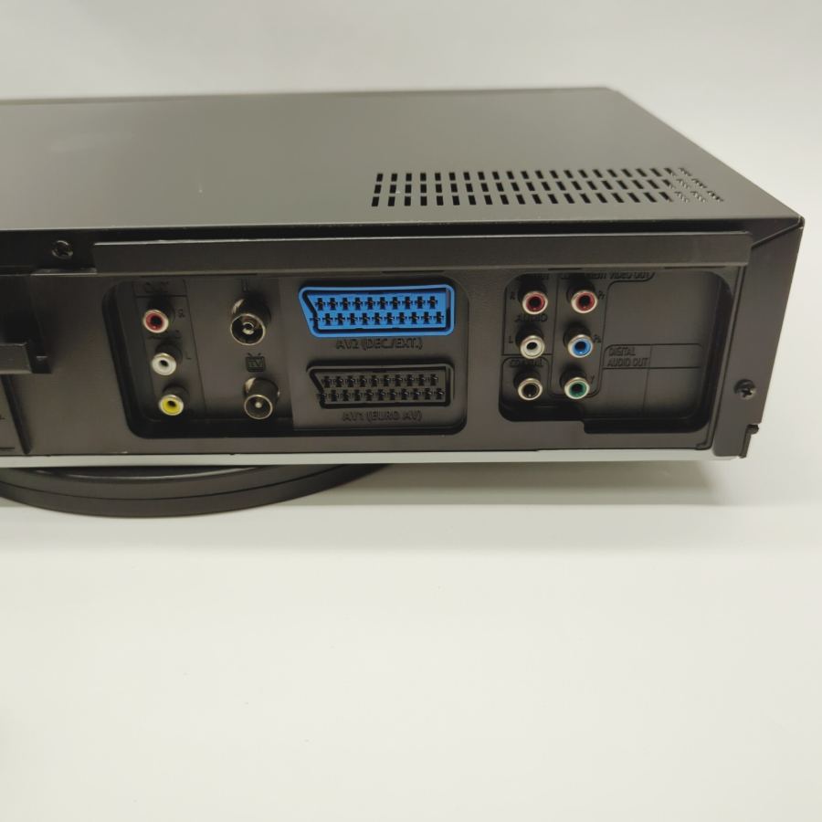 Samsung DVD-V6800 6 Head Hi-Fi Stereo VCR / DVD Recorder 19W - Black – image 8