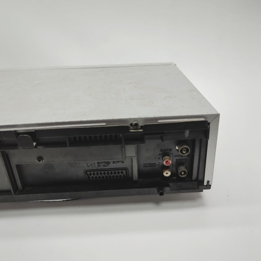 JVC HR-J580EK Silver NICAM Digital Stereo Video Cassette Recorder 16W - Faulty – image 9
