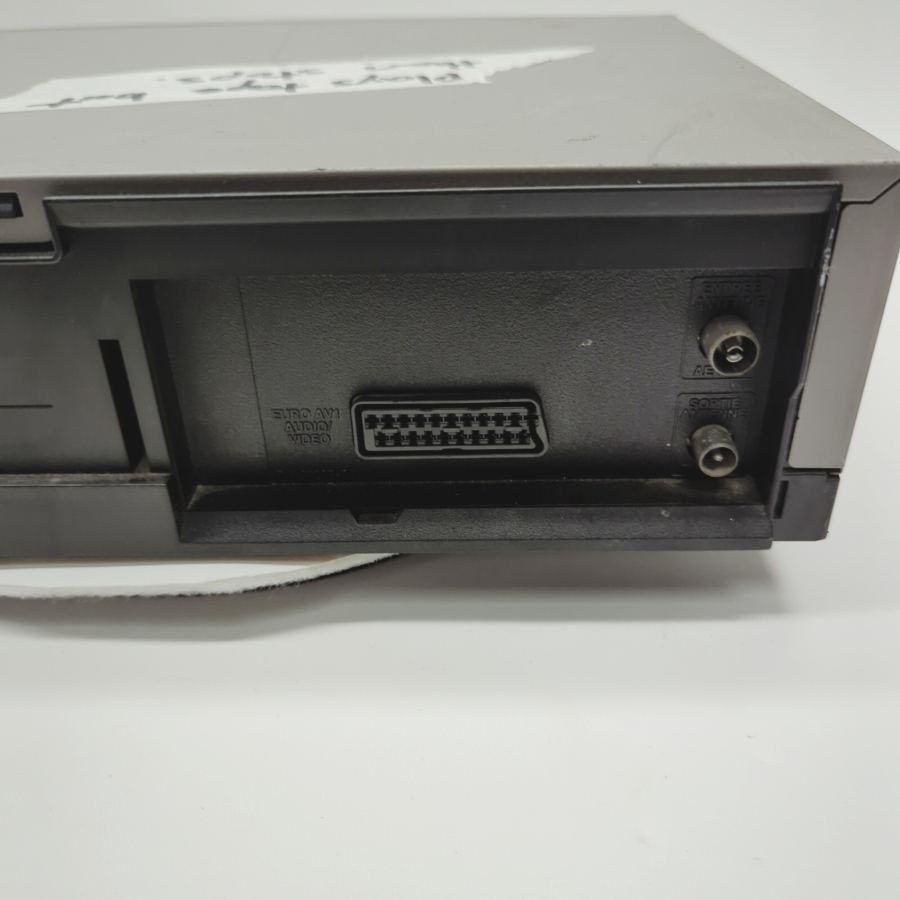LG LV400 Silver Wired 4-Head VHS Video Cassette Recorder 14W - Faulty – image 8
