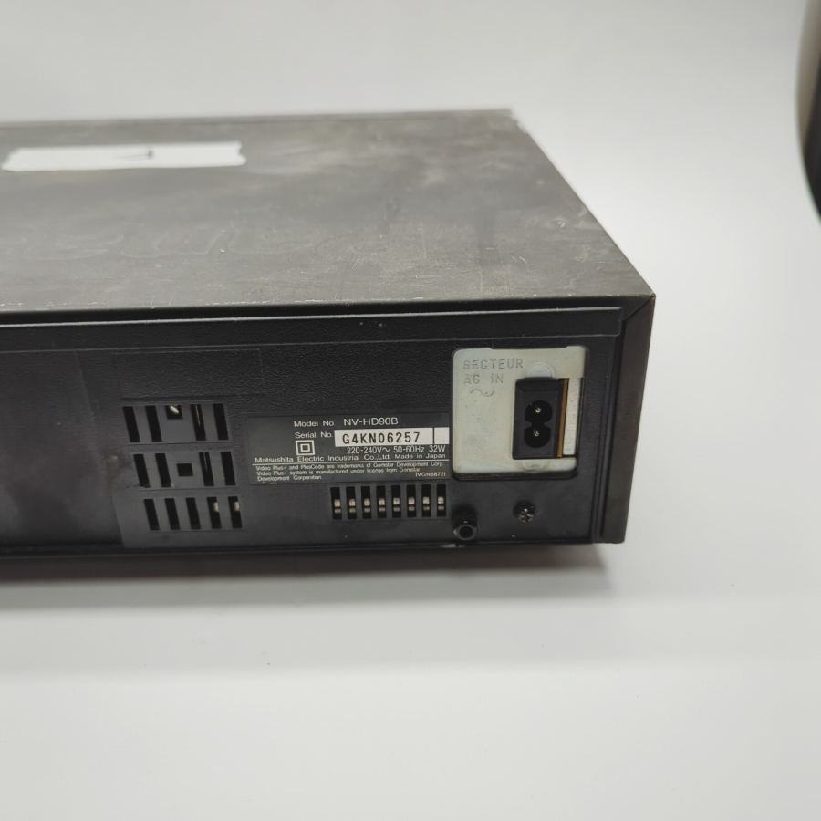 Vintage TV movie Prop Panasonic NV-HD90B Hi-Fi 4-Head Video Cassette Faulty – image 9