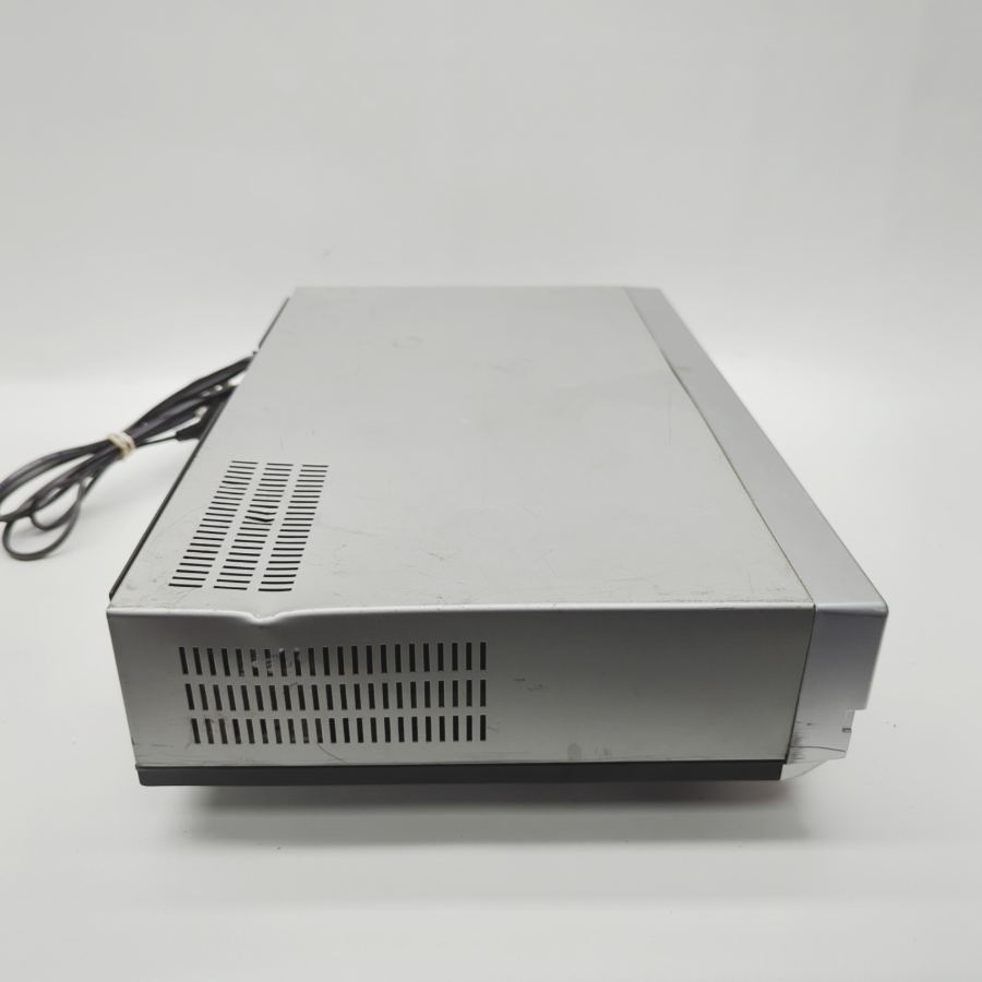 Faulty Samsung DVD-V5600 VCR & DVD Player Video Cassette Recorder Silver – image 5