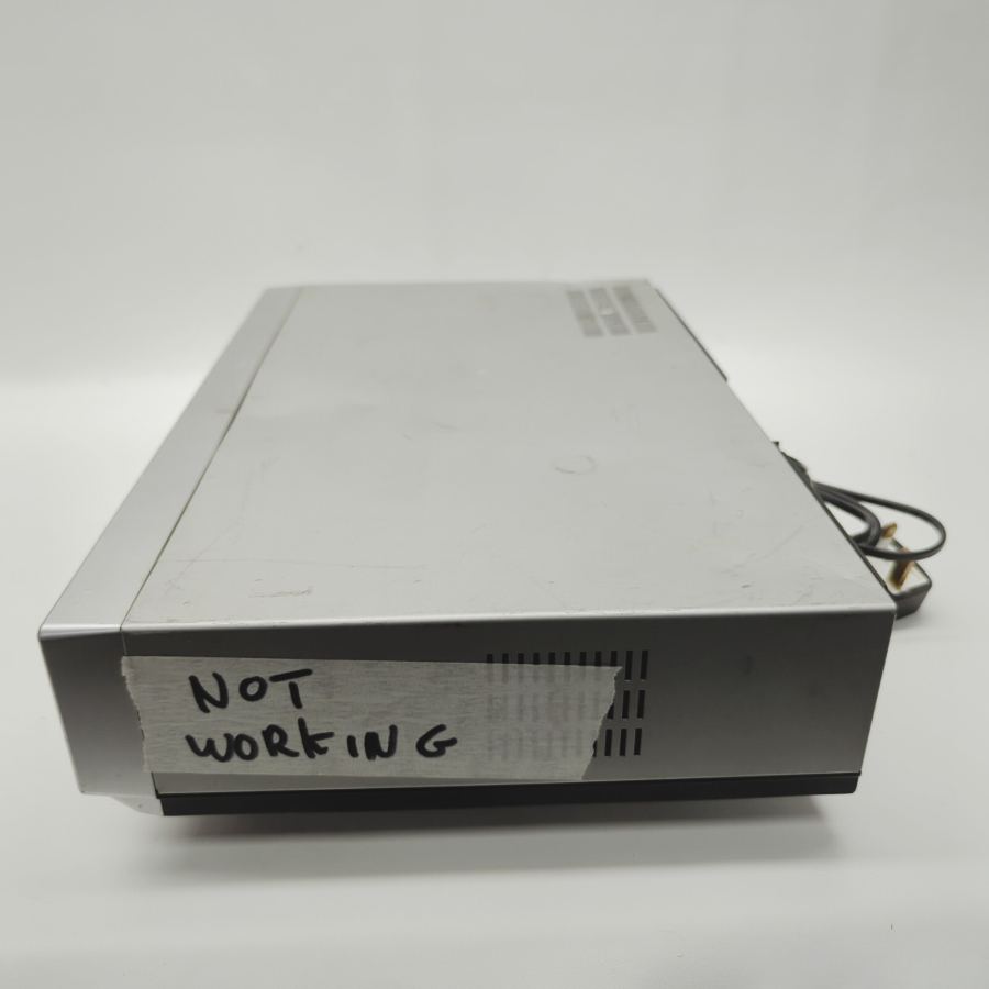 Faulty Samsung DVD-V5600 VCR & DVD Player Video Cassette Recorder Silver – image 7