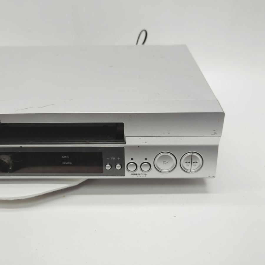 Faulty JVC HR-J695EK Digital Stereo Hi-Fi VHS Video Cassette Recorder Silver 15W – image 7