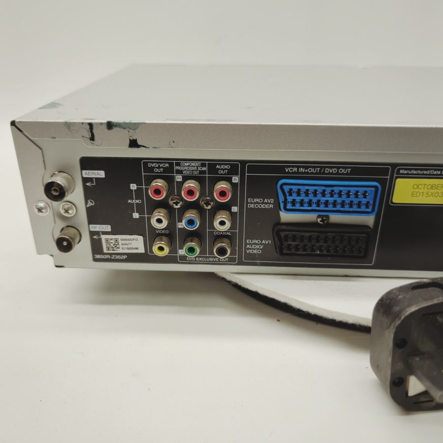 Toshiba SD-26VB Silver Dolby Digital Video Cassette Recorder/DVD Player - Faulty – image 9