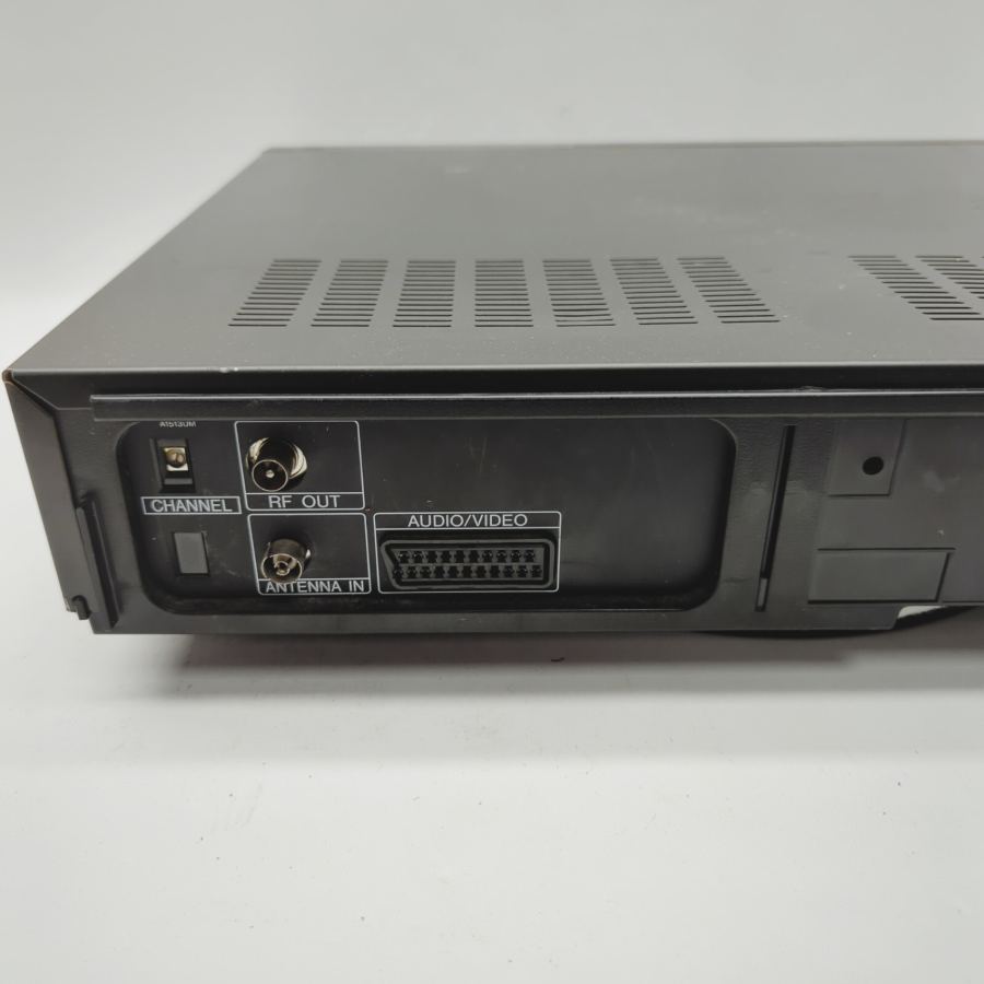 Faulty Vintage retro 80s 90s prop tv film Granada P1677U VHS Video/Audio Black – image 9
