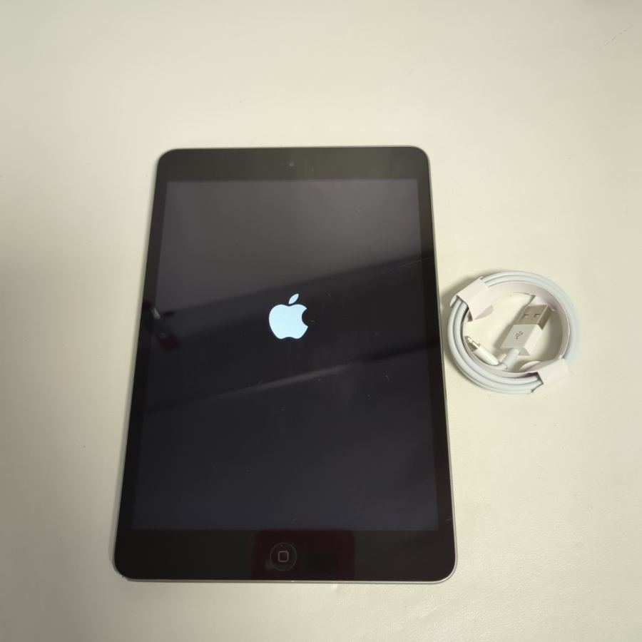Apple iPad Mini 2 (A1489) - 7.9" / Grey / 32GBB / iOS 12 / WiFi