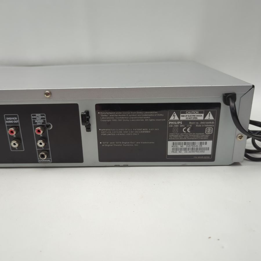 Representative photograph of the same model: Philips DVD755VR/05 DVD VHS VCR Combo SCART to HDMI Adapter Remote AV Leads – image 8