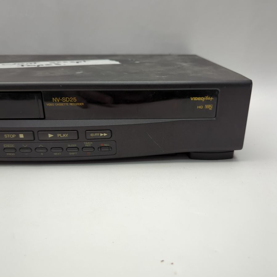 Faulty Panasonic NV-SD25B VHS VCR Super Drive Video Cassette Recorder movie prop – image 3