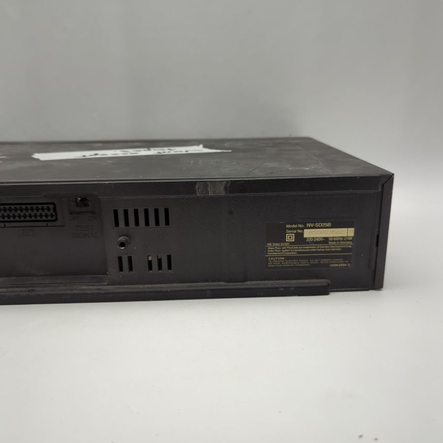 Faulty Panasonic NV-SD25B VHS VCR Super Drive Video Cassette Recorder movie prop – image 8