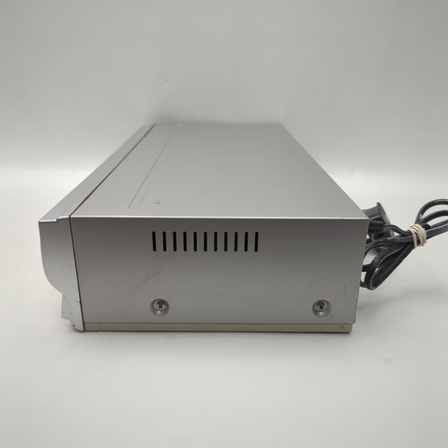 Hitachi DV-PF4EUK DVD VHS Combo Player S-video Scart Output Silver Remote – image 7