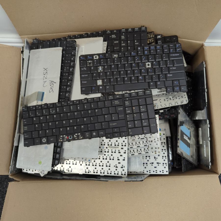 Joblot of 20kg Mixed Laptop Keyboards for Parts/Spares/ – image 3