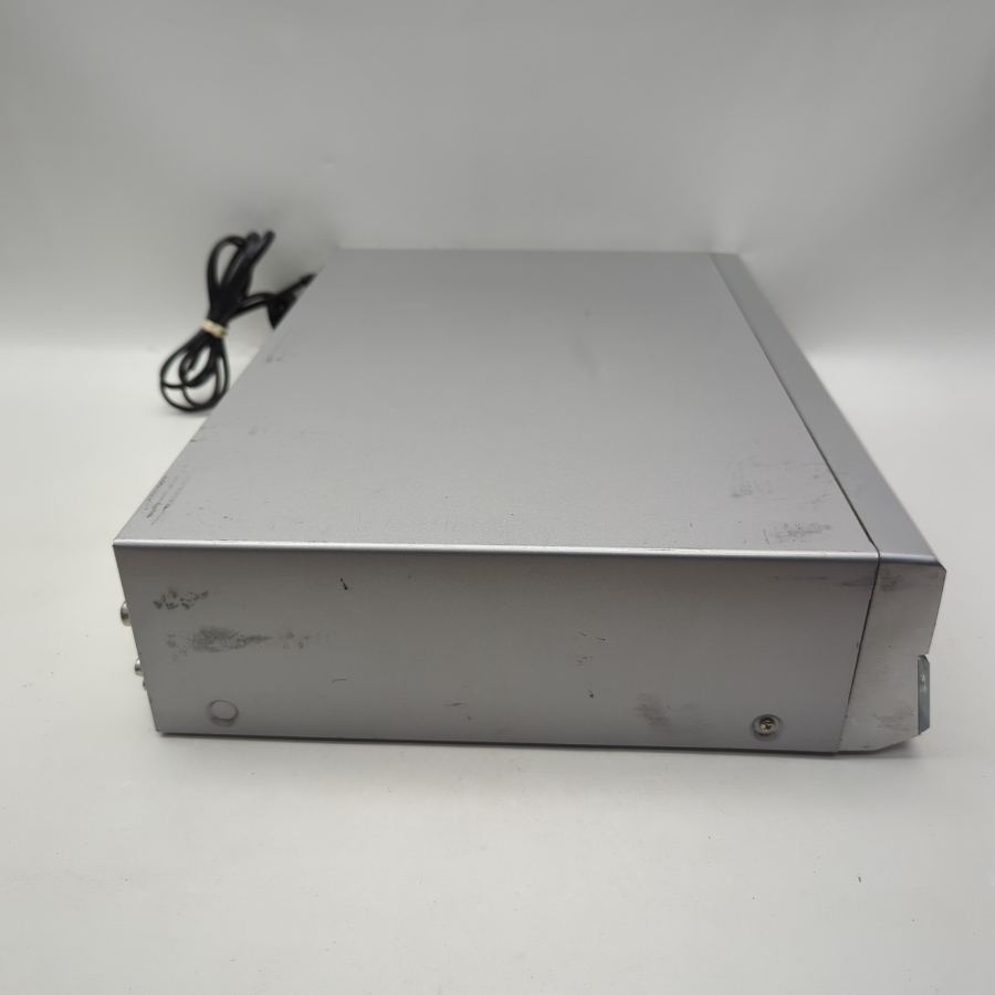 Toshiba SD-22VB DVD VHS Player Video Cassette Recorder Combo Silver remote – image 10