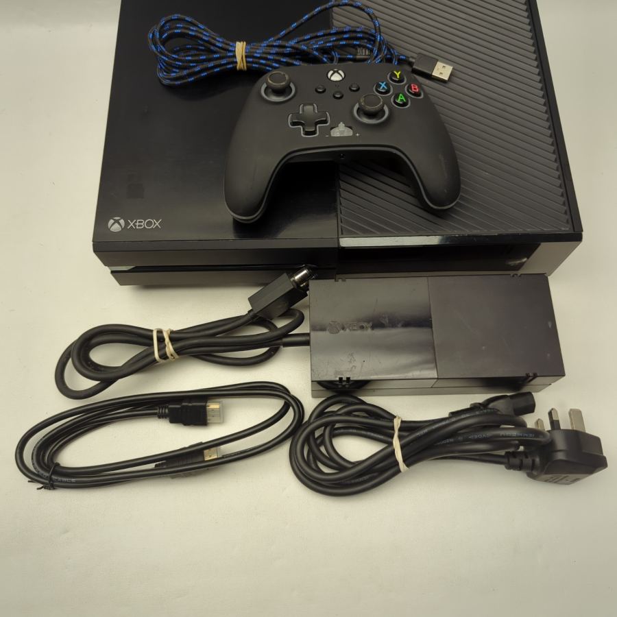 Microsoft Xbox One - 500GB - Black Gaming Console Wired Controller – image 4