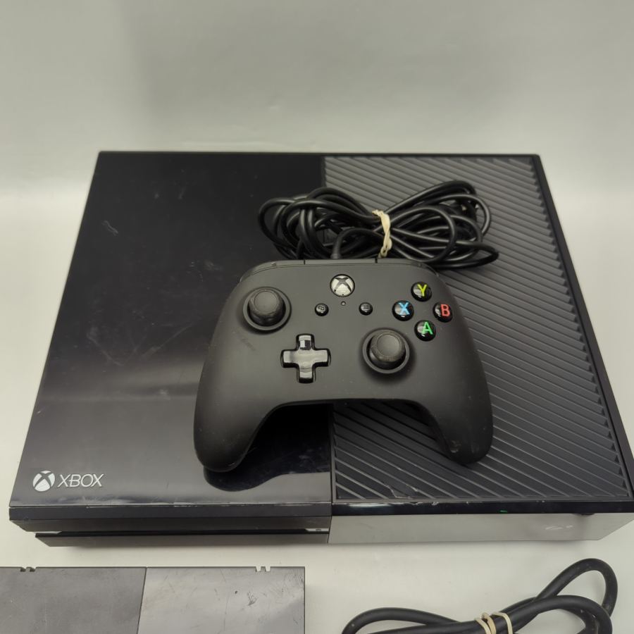 Microsoft Xbox One - 500GB - Black Gaming Console Wired Controller – image 4