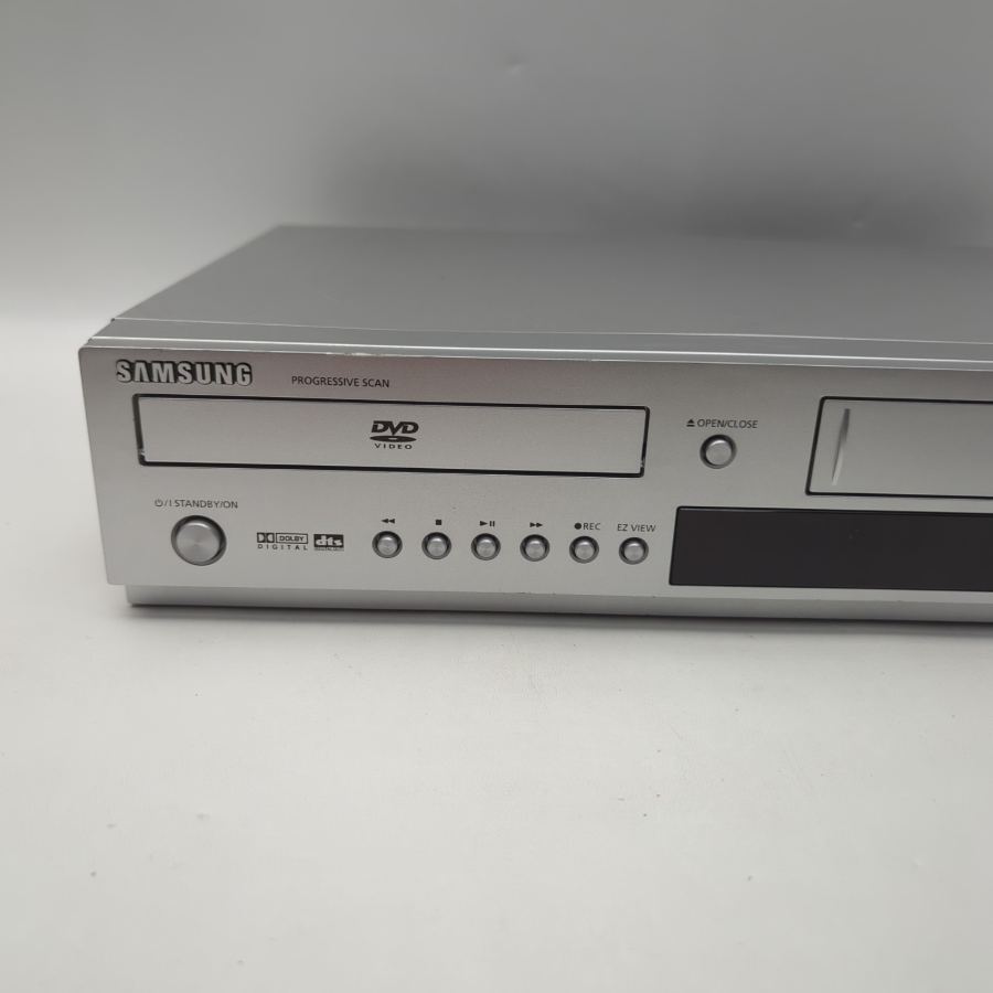 Representative photograph of the same model: Samsung DVD‑V6000 VHS / VCR/ DVD Dual Deck Player Recorder Premium Bundle – image 4