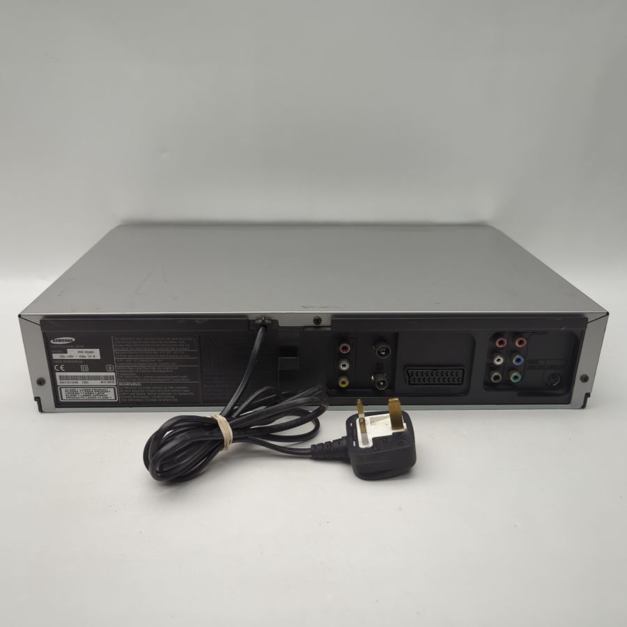 Representative photograph of the same model: Samsung DVD‑V6000 VHS / VCR/ DVD Dual Deck Player Recorder Premium Bundle – image 8