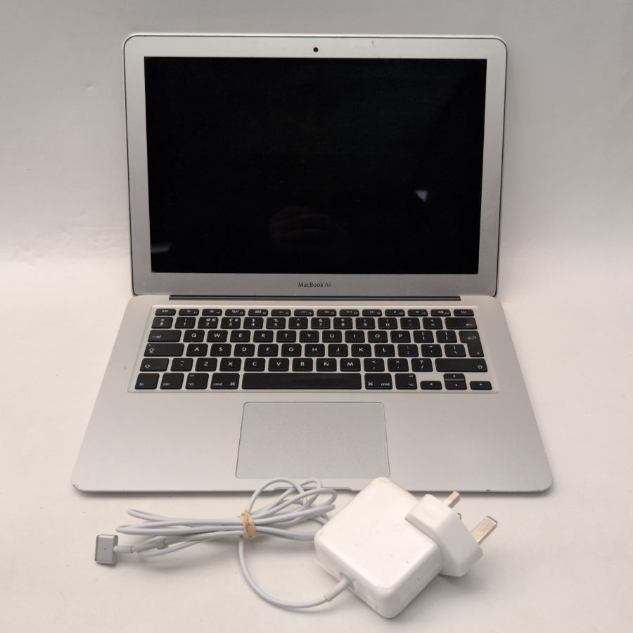 Apple MacBook Air 13-inch A1466 2015, Intel Core i5, 4GB RAM, 128GB SSD. OSX