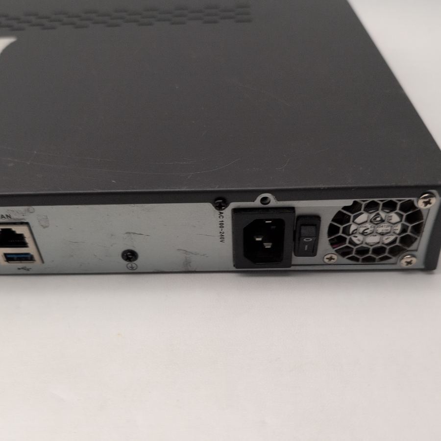 Hikvision DS-7608NI-E2/8P/A Network Video Recorder no HDD power tested – image 7