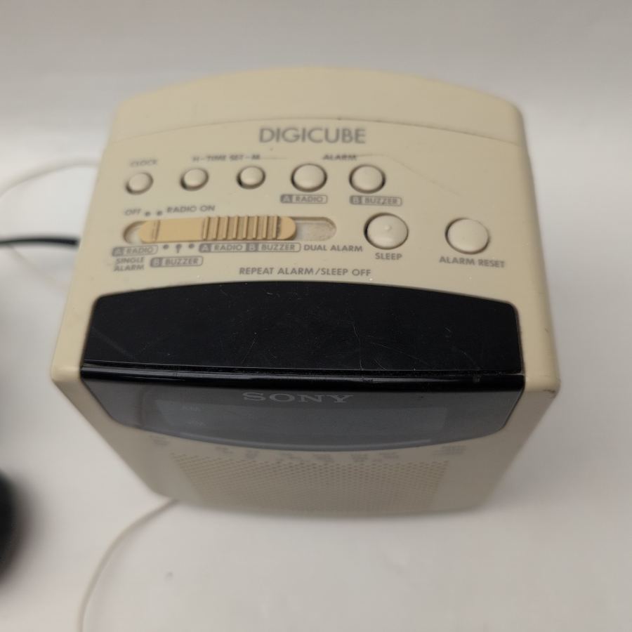 Vintage Sony Digicube Alarm Clock Radio ICF-C102L Retro Tested/Working – image 4